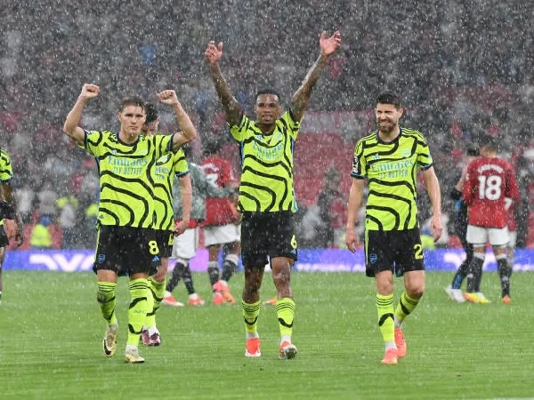 Arsenal membawa pulang tiga poin dari Old Trafford