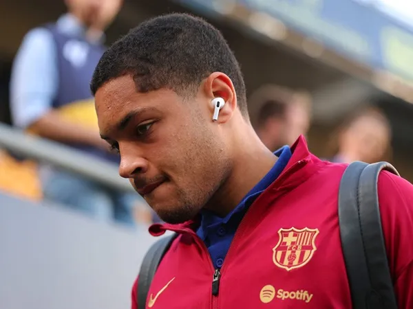 Barcelona Siap Melepas Vitor Roque demi Selamatkan Financial Fair Play