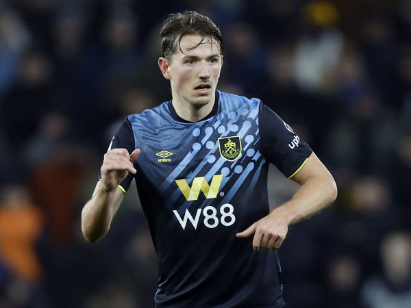 Sander Berge Klaim Burnley Berkembang Bersama Vincent Kompany