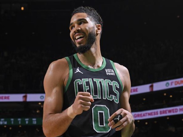 Jayson Tatum Melampaui Kehebatan Larry Bird dan Michael Jordan