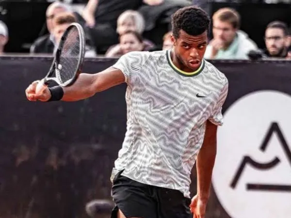 Giovanni Mpetshi Perricard Sukses Tembus Final Turnamen ATP Pertama Di Lyon