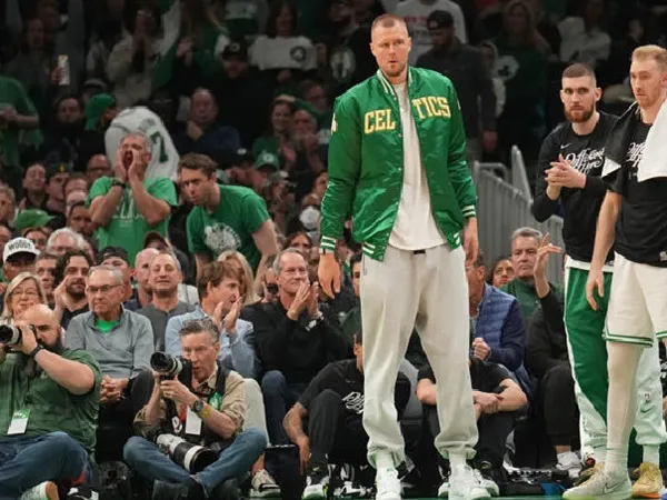 Kristaps Porzingis Akan Tetap Absen untuk Game 4 Final Wilayah Timur