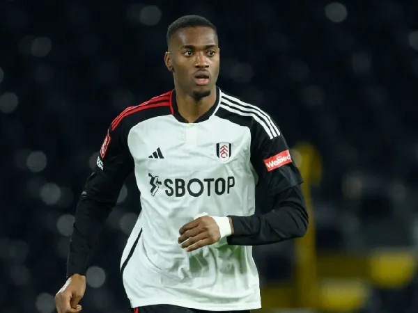 Tosin Adarabioyo dikaitkan dengan Newcastle United dan Chelsea