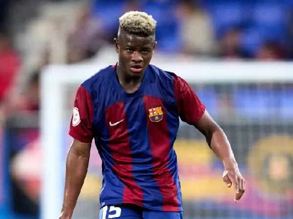 Bek muda Barcelona, Mikayil Faye, ditaksir oleh Arsenal