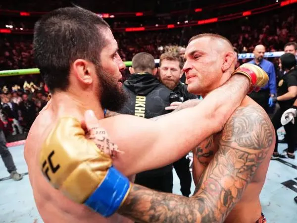 Islam Makhachev Dapat Bonus $100.000, Dustin Poirier Kebagian $50.000