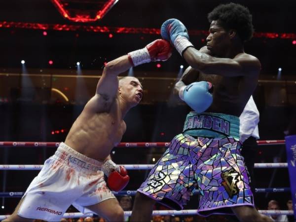 Nick Ball Raih Gelar Juara Dunia Pertama Usai Kalahkan Raymond Ford