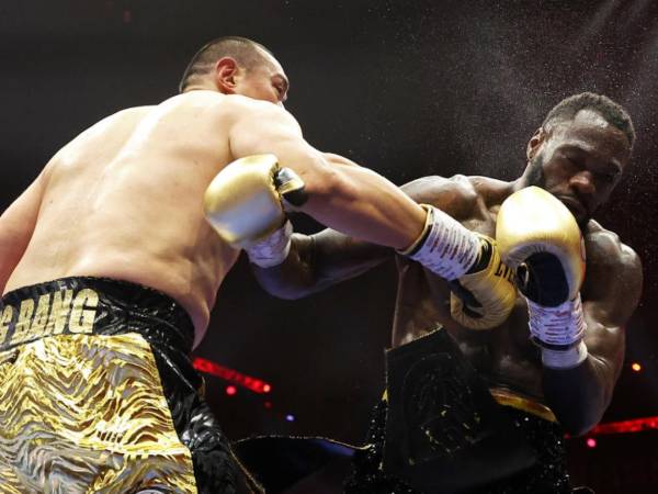 Zhilei Zhang Akhiri Perlawanan Deontay Wilder Dengan TKO Brutal Di Ronde 5