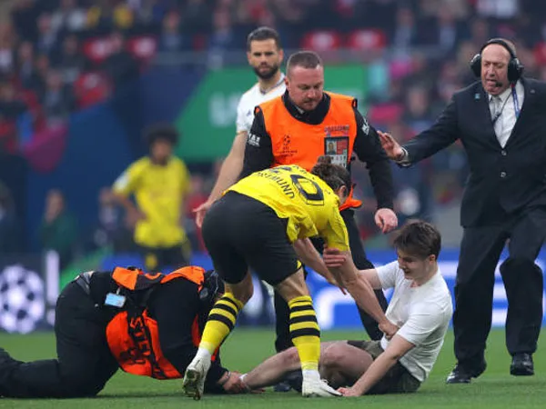 Ulah Vlogger Buat Final Liga Champions Dinodai Para Penyusup Lapangan