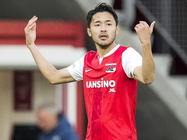 Yukinari Sugawara Masuk Daftar Calon Pengganti Denzel Dumfries