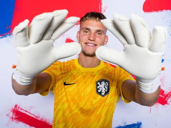 Koeman Pastikan Bart Verbruggen Jadi Kiper Utama Belanda di Euro 2024