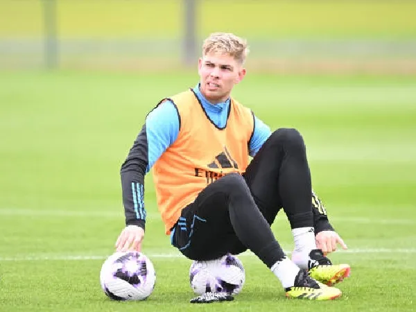 Arsenal dikabarkan bersedia menjual Emile Smith Rowe