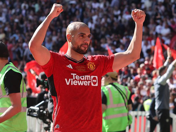 Direktur Fiorentina Konfirmasi Sofyan Amrabat Ingin Bertahan di Inggris