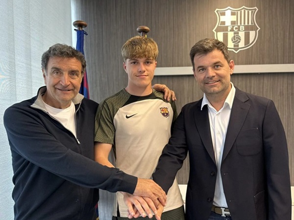 Iker Rodriguez Tanda-tangani Kesepakatan profesional Bersama Barcelona