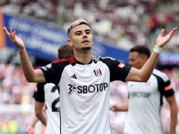 Newcastle United Incar Gelandang Fulham, Andreas Pereira