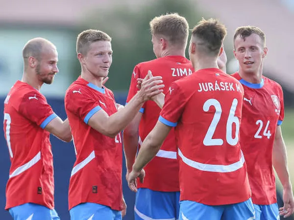 Dua Penalti Bawa Timnas Republik Ceko Menang 2-1 Atas Makedonia Utara