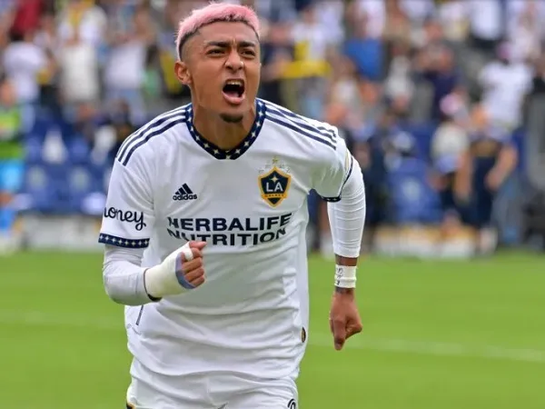 Barcelona Telah Memutuskan Masa Depannya Araujo