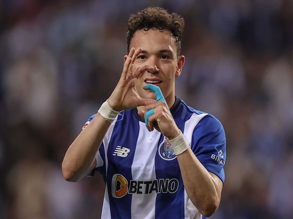 Atletico Madrid dan Barcelona Bersaing Dapatkan Servis Winger Porto