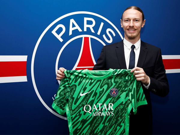Paris Saint-Germain Berhasil Datangkan Matvey Safonov