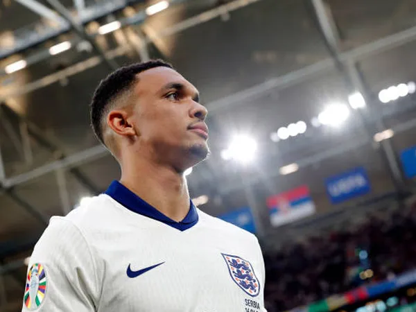 Bermain di Lini Tengah Inggris, Apa Rasanya Trent Alexander-Arnold?
