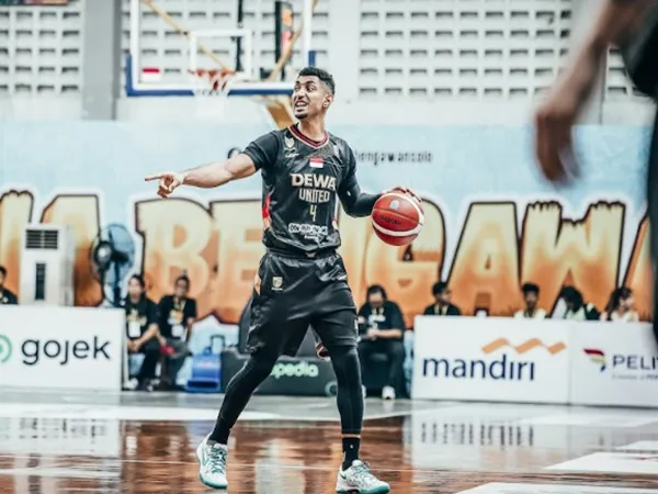 Gelvis Solano Menikmati Momen Menghajar Kesatria Bengawan Solo