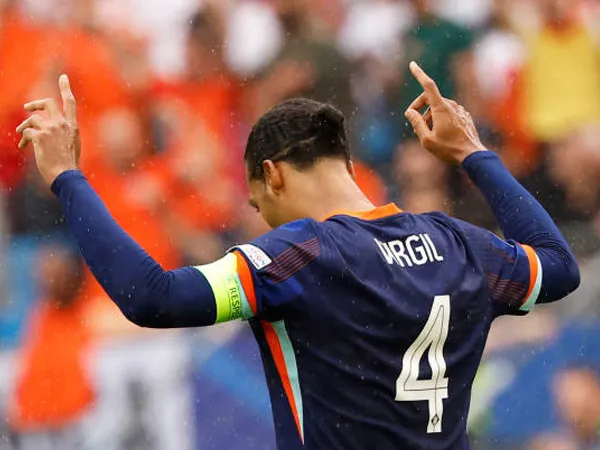 Brian Brobbey Ungkap Rahasia di Balik Fisik Tangguh Virgil van Dijk