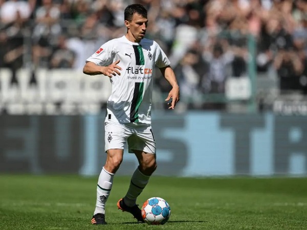 Stefan Lainer Resmi Perpanjang Kontrak Bersama Gladbach