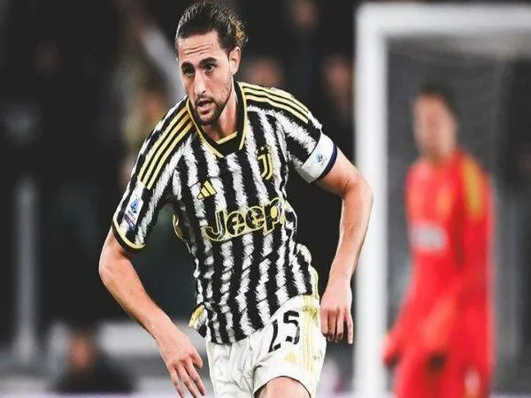 Adrien Rabiot enggan membahas lebih lanjut perihal situasi masa depannya di Juventus, yang mana kontraknya akan segera berakhir pada tanggal 30 Juni besok / via Getty Images