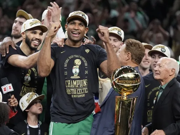 Al Horford Cetak Sejarah Dominika Pertama Angkat Trofi NBA