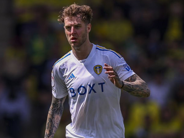 Ditaksir Tiga Klub, Spurs Banderol Joe Rodon Segini