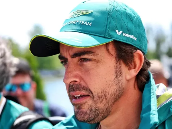 Fernando Alonso Bungkam soal Adrian Newey ke Aston Martin