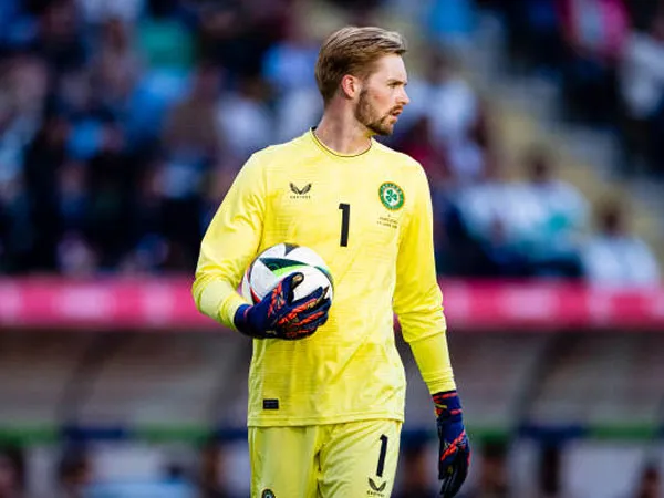 Liverpool Akan Cari Kiper Baru Jika Caoimhin Kelleher Pergi Musim Panas Ini