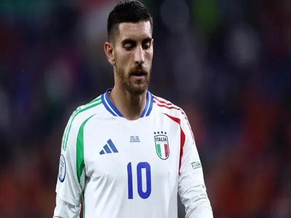 Lorenzo Pellegrini meminta Timnas Italia bermain dengan hati saat berjumpa Kroasia di laga pamungkas Grup B EURO 2024 (25/6) / via Getty Images
