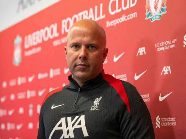 Arne Slot Ditekan Harus Bisa Bangun Fondasi Kesuksesan Instan di Liverpool