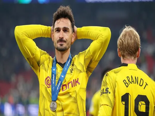 Mats Hummels dilaporkan masuk incaran Como 1907 pada bursa transfer musim panas kali ini / via Getty Images