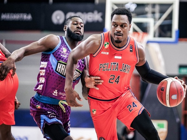 Pelita Jaya Bakrie Dilema Menentukan Status Justin Brownlee