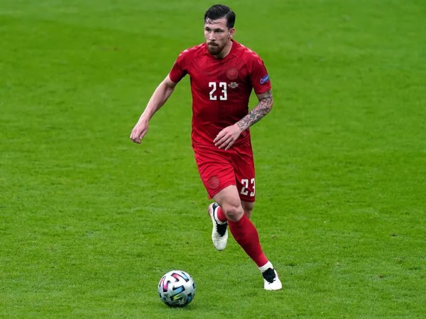 Borussia Dortmund Ikut-Ikutan Incar Pierre Hojbjerg dari Tottenham