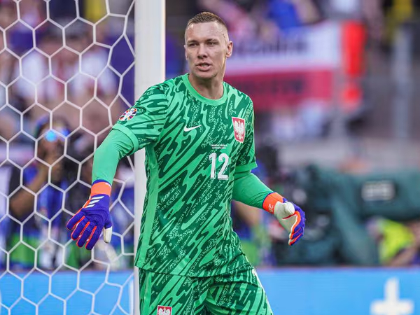 Debut di Euro, Łukasz Skorupski Raih Man of The Match Polandia vs Prancis