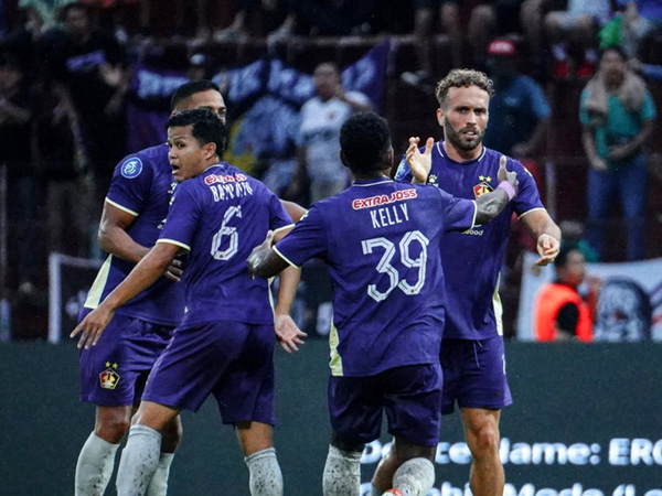 Persik Kediri Pertahankan Ze Valente untuk Musim Depan