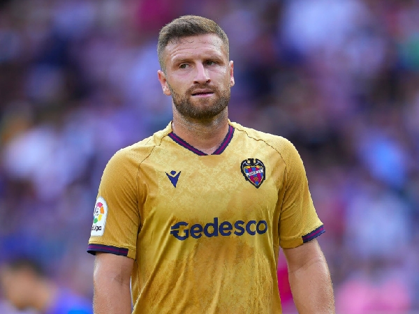 Shkodran Mustafi Gantung Sepatu pada Usia 32 Tahun