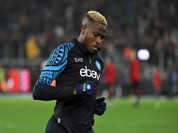 Antonio Conte secara terbuka mengatakan jika Victor Osimhen mendapat izin untuk pergi meninggalkan Napoli musim panas ini / via Getty Images