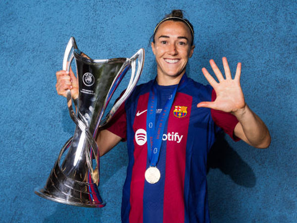 Lucy Bronze Tinggalkan Barcelona Setelah Dua Tahun Penuh Prestasi