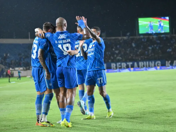 Manajemen Persib siap penuhi delapan pemain asing jika dibutuhkan pelatih