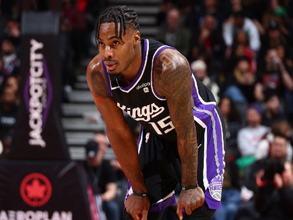 Sacramento Kings Kirim Davion Mitchell ke Raptors