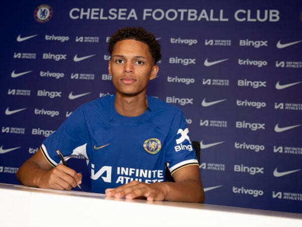 Chelsea Datangkan Penyerang Aston Villa Berusia 18 Tahun, Omari Kellyman