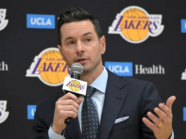 JJ Redick tak akan sembarangan pilih assisten.