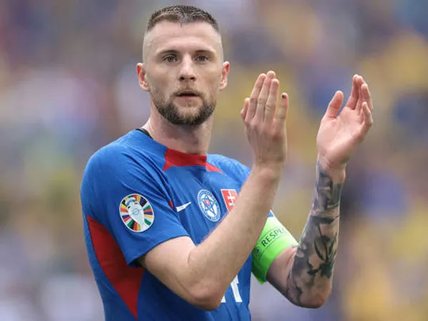 Terlalu Individualis, Milan Skriniar Pede Slovakia Bisa Singkirkan Inggris