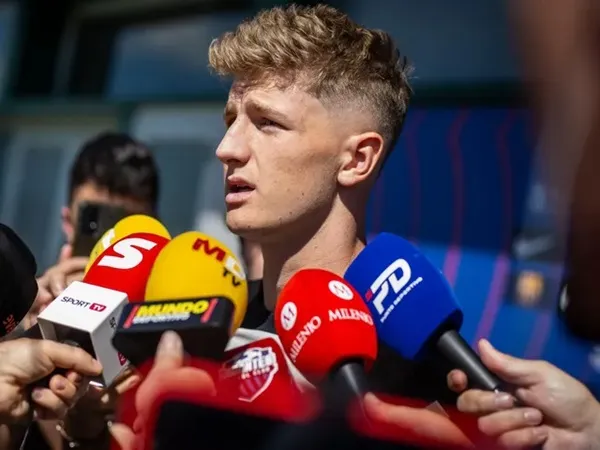 Barcelona Kehilangan Salah Satu Bek Berbakatnya