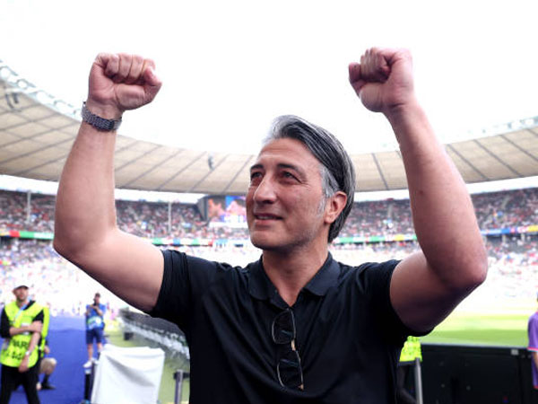 Belum Pikirkan Perempat Final Euro, Murat Yakin Nikmati Kemenangan Swiss