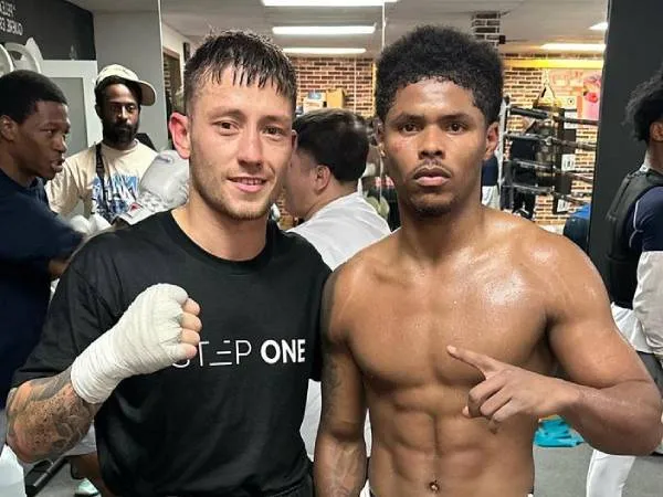 Shakur Stevenson (kanan) dan Liam Paro. (Foto: Instagram)