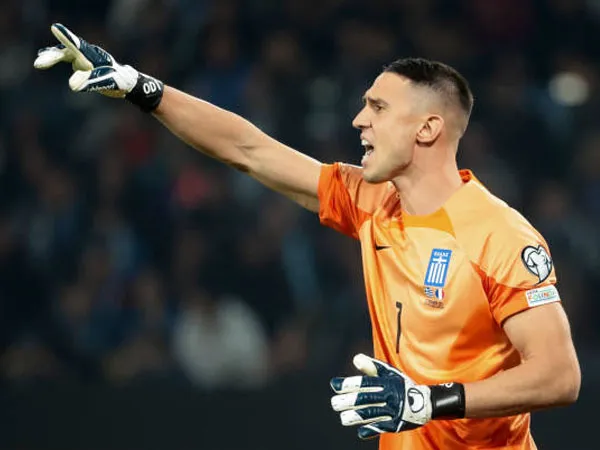 Newcastle Rampungkan Transfer Odysseas Vlachodimos dari Nottingham Forest